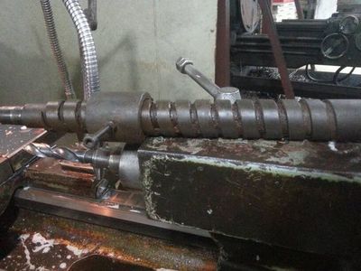 普通車床螺紋加工全解析 牙型識別、牙距計(jì)算、刀具修磨與掛擋操作